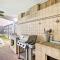 Han Solos Hideout Luxe Houston Home with Pool! - Houston