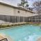 Han Solos Hideout Luxe Houston Home with Pool! - Houston