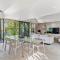Fuller Holidays - Belongil Beach Pavilion House, 18A Childe St