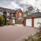Spacious house in quiet cul-de-sac near to Hospital