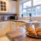 Spacious house in quiet cul-de-sac near to Hospital
