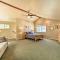 Hilltop Loft Ukiah Vacation Rental! - 尤奇亚