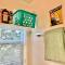 Micro Studio Apartment 10 Minutes Walk to University of Washington - Seattle