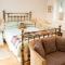 Acorns with own hot tub, romantic escape, close to Lyme Regis - Uplyme