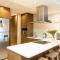 Panoramic Ocean View Beachfront Top floor 2 bed, Big Bay- 212 Eden on the Bay - 开普敦