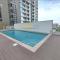 One Bed Room with Creek Views, Hosted by Desert City Stays - Dubaj