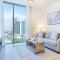 One Bed Room with Creek Views, Hosted by Desert City Stays - Dubaj