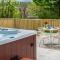 Maple Cottage with Hot Tub