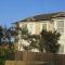 Beautiful Spacious Apartment 1st Floor Sleeps 5