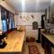Biniște -Tiny House by the river