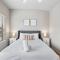 Sleeps 12 Spacious West Campus Apt w Huge Patio - أوستن