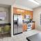 Perfect Location Near UT and Large Patio With A View - Austin