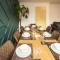 Upton Grange Townhouse sleeps 10 - Mollington