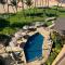 Top Floor Oceanfront location with great swimming and snorkeling MKM809 - ويليا
