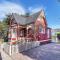 3812 Little House home