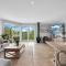 Peninsula Retreat