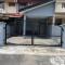 Entire House . 4 beds . EE Summer Guest House