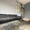Entire House . 4 beds . EE Summer Guest House