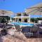 Impressive Villa Exclusive Sea Caves walk to taverns Sleeps 11 Ref 507