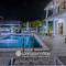 Impressive Villa Exclusive Sea Caves walk to taverns Sleeps 11 Ref 507