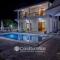 Impressive Villa Exclusive Sea Caves walk to taverns Sleeps 11 Ref 507