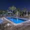 Impressive Villa Exclusive Sea Caves walk to taverns Sleeps 11 Ref 507