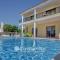 Impressive Villa Exclusive Sea Caves walk to taverns Sleeps 11 Ref 507