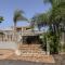 Impressive Villa Exclusive Sea Caves walk to taverns Sleeps 11 Ref 507