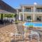 Impressive Villa Exclusive Sea Caves walk to taverns Sleeps 11 Ref 507