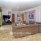 Impressive Villa Exclusive Sea Caves walk to taverns Sleeps 11 Ref 507