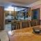 Impressive Villa Exclusive Sea Caves walk to taverns Sleeps 11 Ref 507