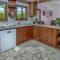 Impressive Villa Exclusive Sea Caves walk to taverns Sleeps 11 Ref 507