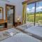 Impressive Villa Exclusive Sea Caves walk to taverns Sleeps 11 Ref 507