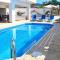 Villa Only 50m To The Sea, Sleeps 12, Polis - Pomos