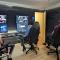 Smart Luxury - Gaming Arena, Gym, Sauna and Jacuzzi