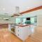 102 - Charming and Fun Family Oasis Near Downtown