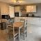 Honeyberry Cottage -PART OF ALTON COTTAGES