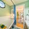 Portland Floating Home Getaway with Sauna! - Портленд