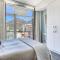 Backup-Powered Elegant Mountain View Apartment - Kapsztad