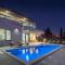 Gorgeous Home In Kucine With Heated Swimming Pool - Kučine