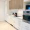 Cozy 1BR Condo w/ Insuite LDRY, Gym & Free Parking