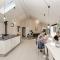 8 Bedroom Stunning Home In Vejby