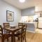 15 Lodge Condo with Hood River Bridge View
