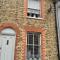Stylish Boatwright Cottage moments from beach by Whitstable-Holidays