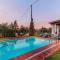 Rondini, Farmhouse with pool