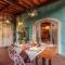 Rondini, Farmhouse with pool