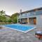 Awesome Home In Zadvarje With Private Swimming Pool, Can Be Inside Or Outside - Zadvarje