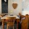 Seasalt Cottage - Modernised traditional cottage, Sleeps 5,short walk to beaches, town, amenities