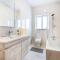 H3 - Modern and Spacious 3 Bedroom Apartment
