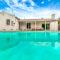 Oasis Modern 4BR House W/ Pool & Fireplace - Los Angeles
